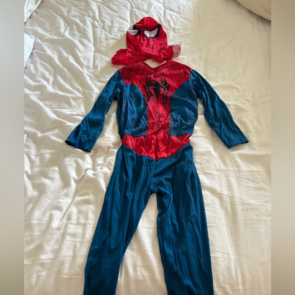 Spider-Man costume size 8-10